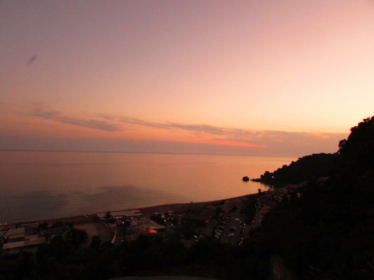 Kallopsia - Glifada Beach Menigos Resort By New Era Buitenkant foto