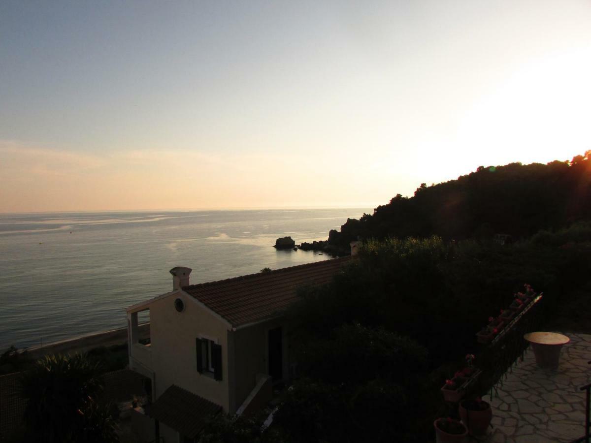 Kallopsia - Glifada Beach Menigos Resort By New Era Buitenkant foto